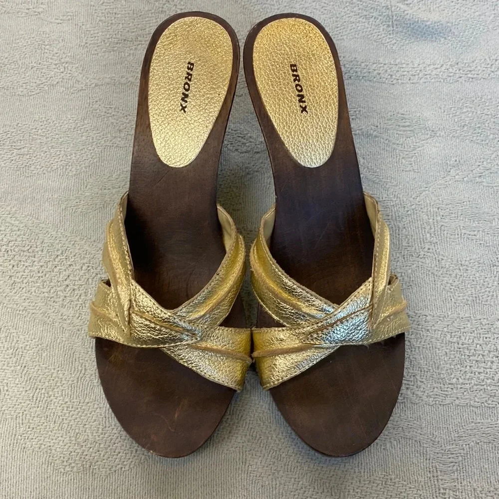 Vintage Bronx Wooden Heels - Picture 4 of 12
